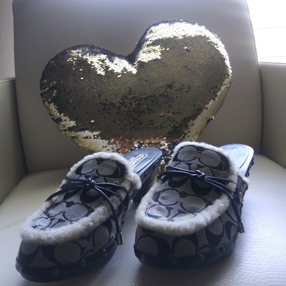 Coach Grey Signature Shearling Mules sz. 6.5